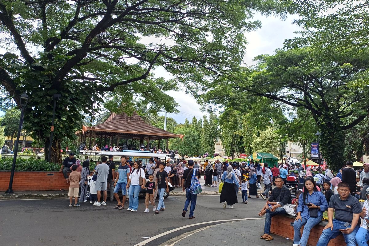 Warga Brebes Ajak Keluarga Liburan Tahun Baru ke TMII: Ingin Lihat Museum