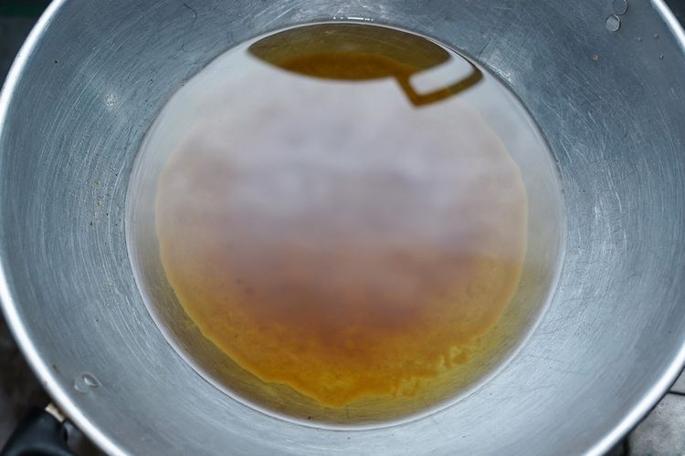 Ilustrasi minyak goreng sisa atau bekas.