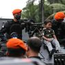 Keseruan Anak-Anak di Parade HUT TNI: Naik Kendaraan Tempur hingga Pakai Baju Loreng