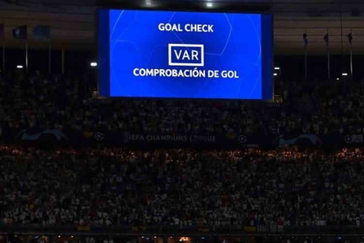 Ilustrasi Video Assistant Referee (VAR). Federasi Sepak Bola Vietnam (VFF) dikabarkan mulai mengambil langkah untuk bisa menerapkan penggunaak VAR di V League.