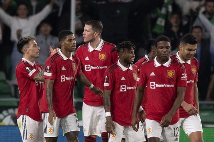 Para pemain Manchester United merayakan gol ke gawang tuan rumah Real Betis pada leg kedua 16 besar Liga Europa 2022-2023 di Stadion Benito Villamarin, Jumat (17/3/2023) dini hari WIB. Terkini, Man United akan menjamu Fulham pada perempat final Piala FA 2022-2023. Artikel ini memuat jadwal Piala FA. 