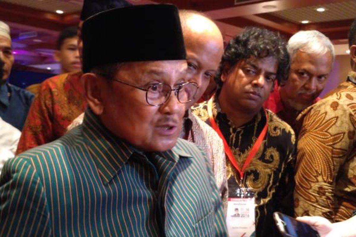 Presiden ketiga RI Bacharuddin Jusuf Habibie saat pembukaan Habibie Festival di Museum Nasional, Jakarta, Kamis (11/8/2016)