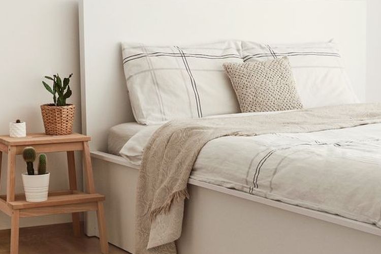 Cukup 3 Bantal Ini Buat Kamar Tidur Langsung Kelihatan Mewah