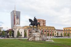 Polemik Bektashi di Tirana