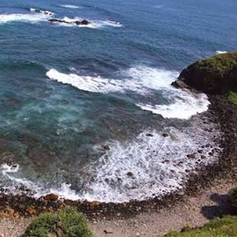 Pantai Menganti di Kebumen, Jawa Tengah