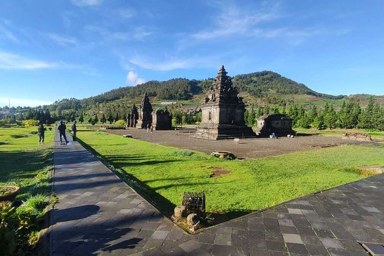 Kompleks Candi Arjuna di dataran tinggi Dieng, Kabupaten Banjarnegara, Jawa Tengah.