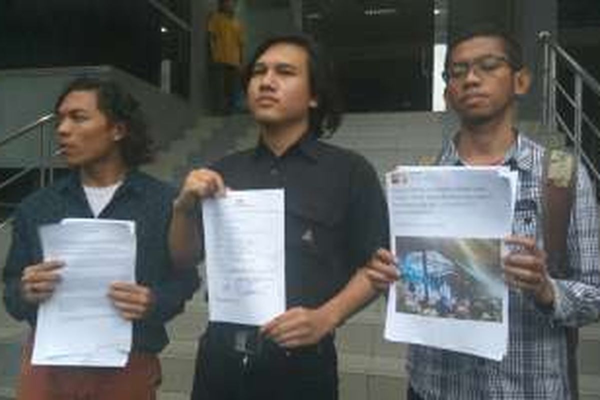  Student Peace Institute (SPI) melaporkan Imam besar Front Pembela Islam (FPI) Rizieq Shihab atas tuduhan penodaan agama ke Polda Metro Jaya, Selasa (27/12/2016).