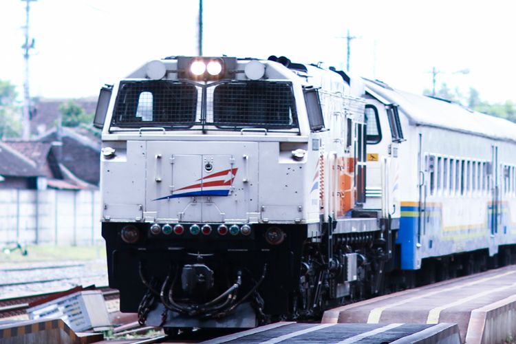 Nampak gambar kereta api.