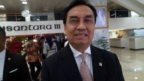 Dukung Ridwan Kamil, Effendi Simbolon Resmi Dipecat PDI-P