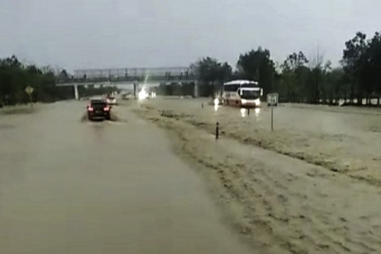 Tol Cipali banjir