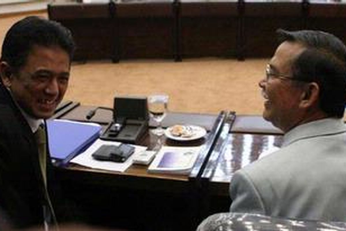 Chandra M Hamzah (kiri) dan Bibit Samad Rianto (kanan).