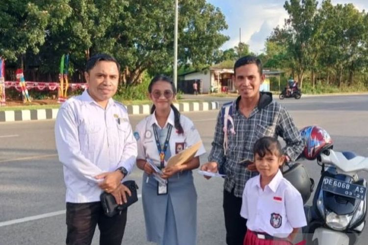 Ayah Antar Anak di Hari Pertama Sekolah, BKKBN Maluku Ungkap Manfaatnya