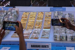 Pajak Rakyat, Emas Pejabat: Menagih Negara sebagai Pelayan