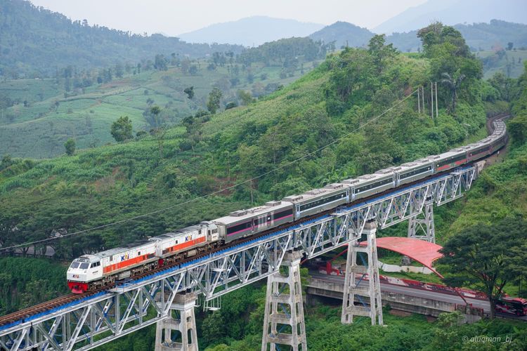 PT Kereta Api Indonesia (Persero) resmi membuka pemesanan tiket kereta api untuk angkutan Lebaran 2026 mulai Minggu, 25 Januari 2026.