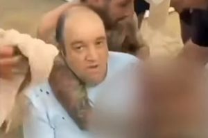 Pahlawan Penembakan Bondi: Ahmed El Ahmed, Penjual Buah yang Terjang Pelaku Tanpa Melukai