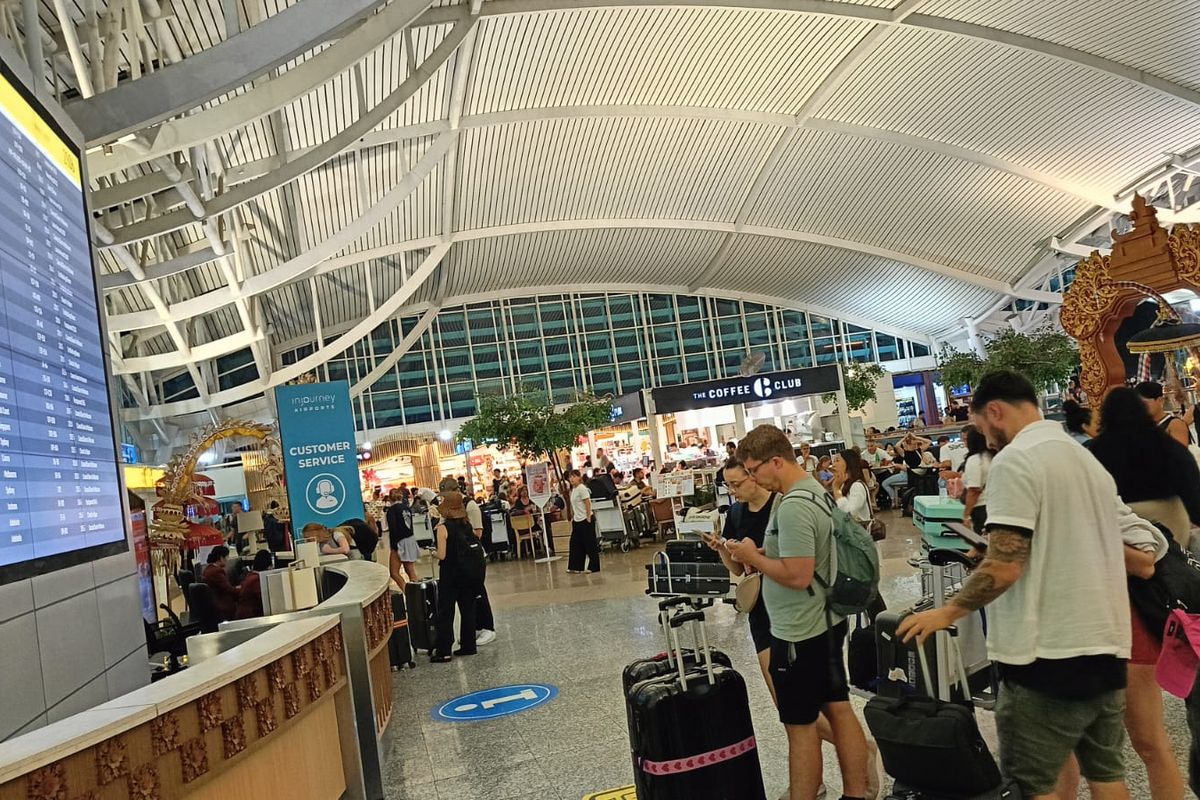 Orang asing yang tiba di Bali melalui Bandara Internasional I Gusti Ngurah Rai. 