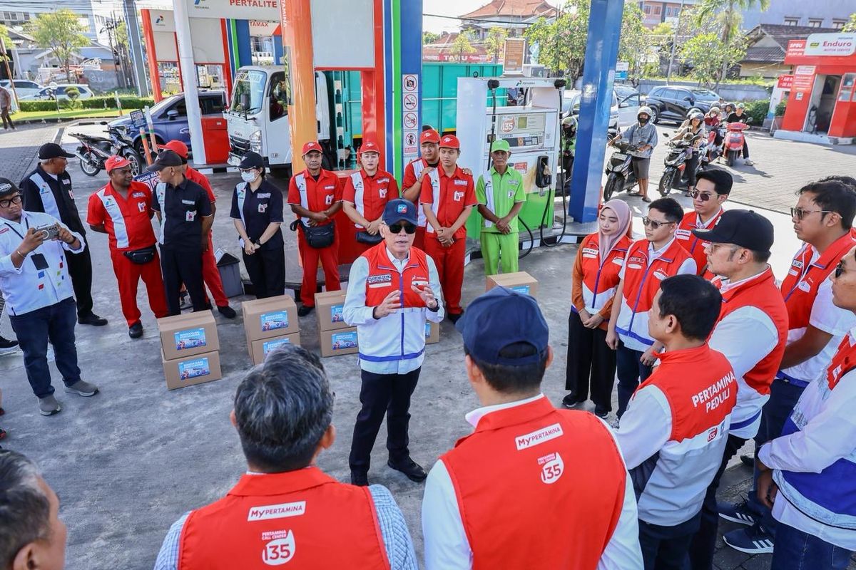 Dewan Komisaris Pertamina saat melakukan kunjungan di SPBU COCO 51.801.30 Denpasar Timur, Kota Denpasar, Bali, Minggu (31/5/2026).
