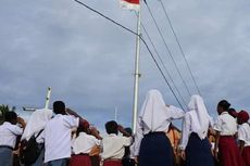 Cerita Warga Kepulauan Aru, Kibarkan Bendera Merah Putih di Tiang Listrik 