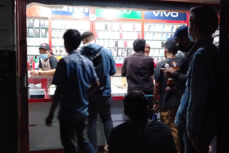PS store di Jalan Raya Condet , Kramat Jati, Jakarta Timur, Selasa (28/7/2020)