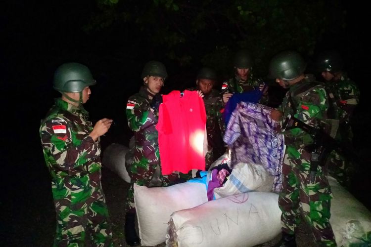 Barang bekas yang diamankan TNI Satgas Pamtas Sektor Timur RI-Timor Leste dari Batalyon Infanteri Raider 408/Sbh