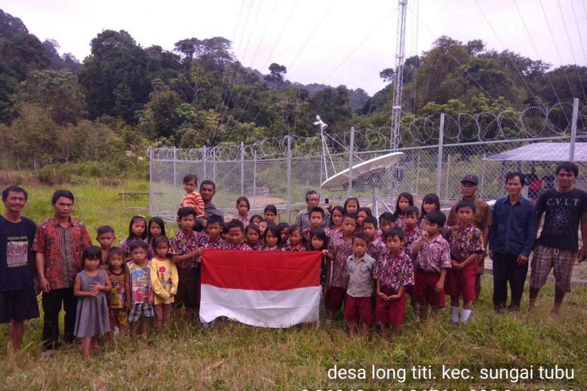 Salah satu BTS Indosat di lokasi terluar dan terpencil di desa Long Titi, Kecamatan Sungai Tubu, Kalimantan Utara.