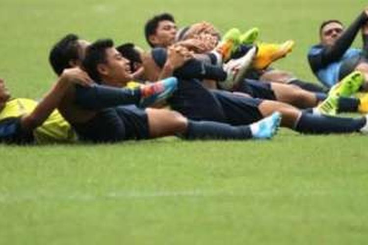 Para pemain timnas Indonesia saat latihan di Stadion Utama Gelora Bung Karno, Senayan, Jakarta pada 2014. 