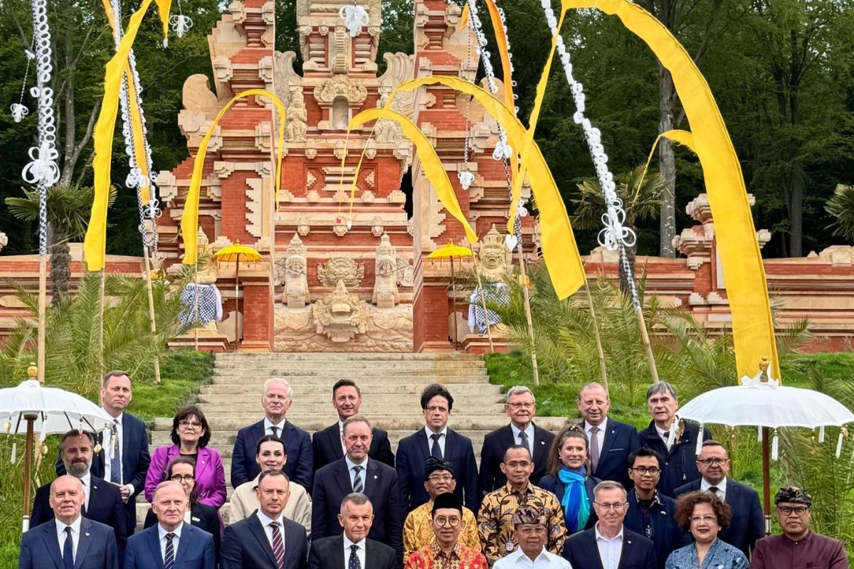 Peresmian Taman Budaya Bali Indah di Polandia.