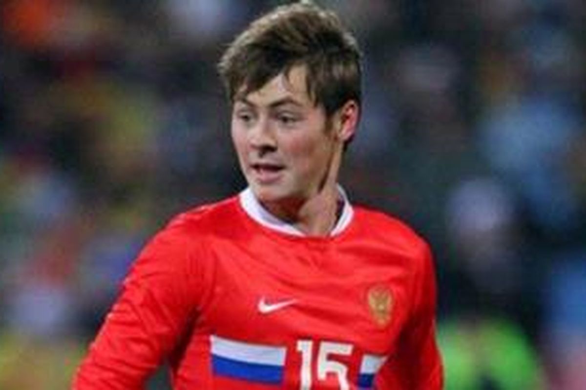 Gelandang asal Rusia, Dinijar Bilayetdinov.