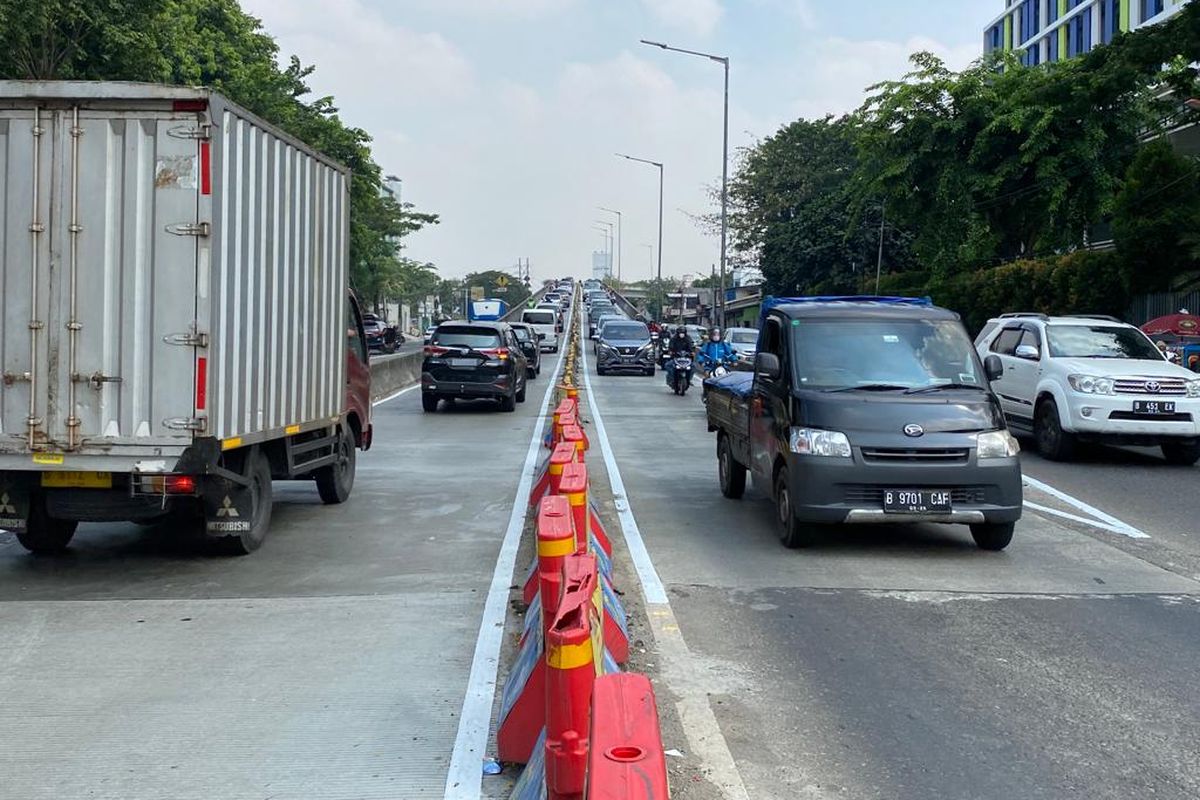 Suasana Flyover Pesing, Jalan Daan Mogot, Jakata Barat, Selasa (18/7/2023). 