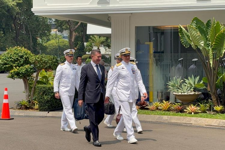Kepala Staf Angkatan Laut Italia Datangi Prabowo ke Istana, Ada Apa?
