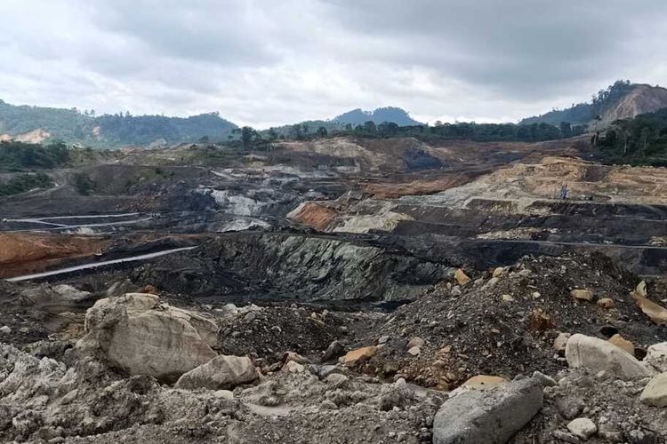 Lubang tambang yang belum direklamasi di Provinsi Bengkulu