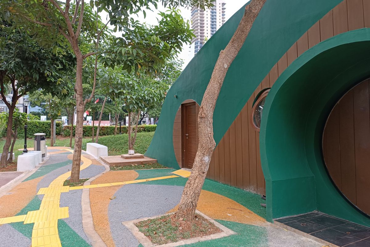 Area hobbit house yang ada di Link In Park pada Sabtu (14/1/2023). Fasilitas umum itu nantinya dapat dinikmati pengunjung setelah taman diresmikan. 