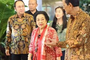 Hangatnya Wedang Semlo dalam Pertemuan 3,5 Jam Megawati dan Sri Sultan