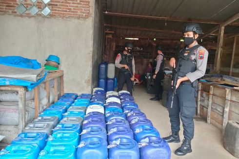 Gerebek Rumah Produksi Miras, Polisi Sita Ratusan Liter Ciu dan Tuak di Banyumas