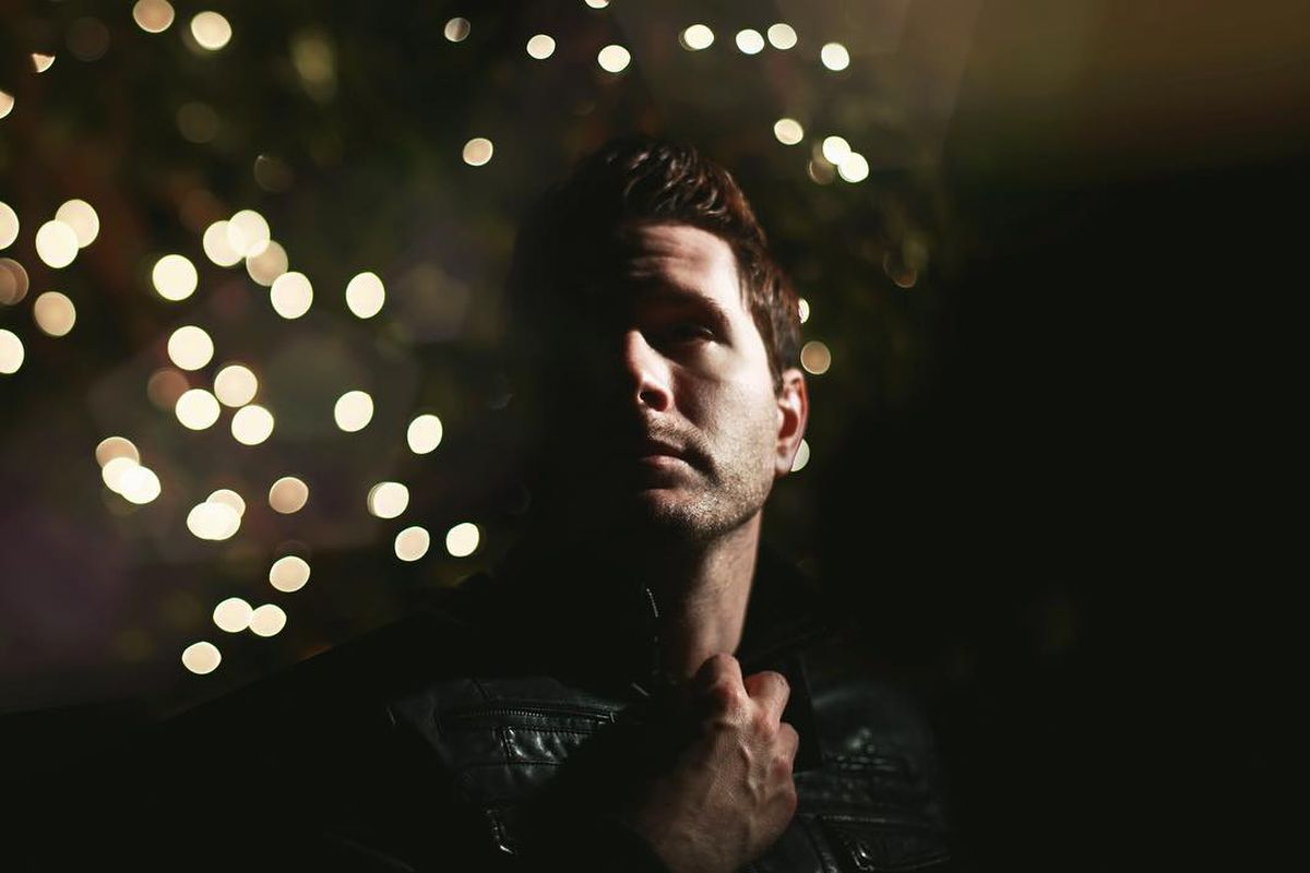 Adam Young, penyanyi dari grup musik Owl City