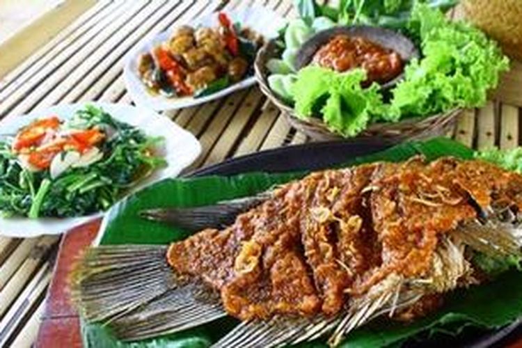 áž›áž‘áŸ’áž’áž•áž›â€‹ážšáž¼áž”áž—áž¶áž–â€‹ážŸáž˜áŸ’ážšáž¶áž”áŸ‹ Rumah Makan Sari Cobek Cangkuang