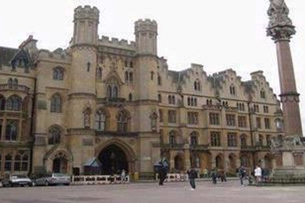 Beberapa perguruan tinggi yang akan menjadi tujuan studi 25 penerima beasiswa itu antara lain itu University Birmingham, University Southampton, King's College London, London School of Economics, University of Warwick, serta University of Surrey.