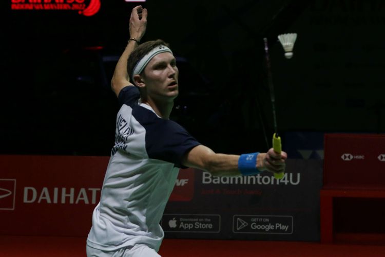 Tunggal putra peringkat satu dunia Viktor Axelsen (Denmark) keluar sebagai juara Indonesia Masters 2022 setelah menundukkan unggulan ketiga Chou Tien Chen (Taiwan) di final Indonesia Masters 2022 di Istora Senayan, Jakarta, Minggu (12/6/2022). Axelsen menang dua gim langsung atas Chou Tien Chen 21-10, 21-12.