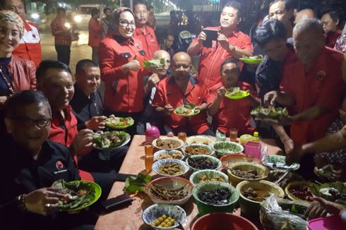 Kader PDI-P Makan Bareng Nasi Jamblang Usai Konsolidasi Pilkada Jabar