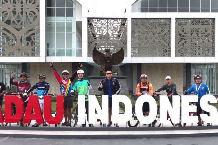 Pos Lintas Batas Negara (PLBN) BADAU di Kabupaten Kapuas Hulu, Kalimantan Barat yang akan menjadi titik awal peserta gowes Bersepeda di Jantung Borneo pada 28 Oktober 2017.