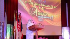 Taufiq Ismail Terima Anugerah Sastrawan Mastera 2024 dari Brunei Darussalam