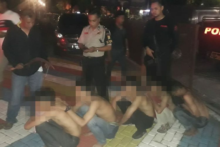 Pemuda yang hendak tawuran diamankan di Polsek Kebon Jeruk, Kamis (13/2/2020) malam