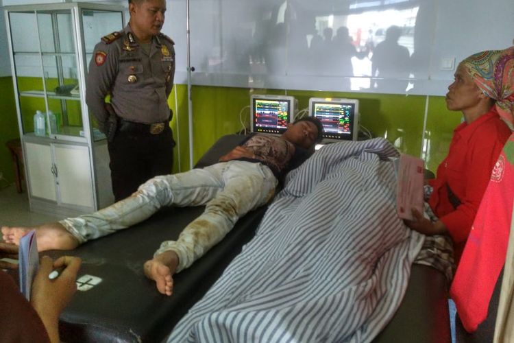 Foto Dokumentasi Polsek Arjasa: Sepasang kekasih asal Jember jatuh ke jurang setinggi 30 meter saat dirawat di RSD dr Soebandi