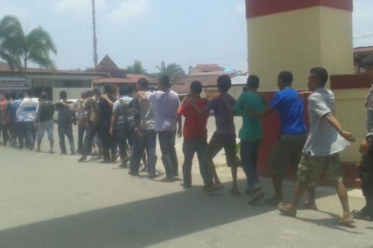 Antisipasi Premanisme Berkedok Ormas, Kapolres Gianyar Bali Sisir Kawasan Pertokoan