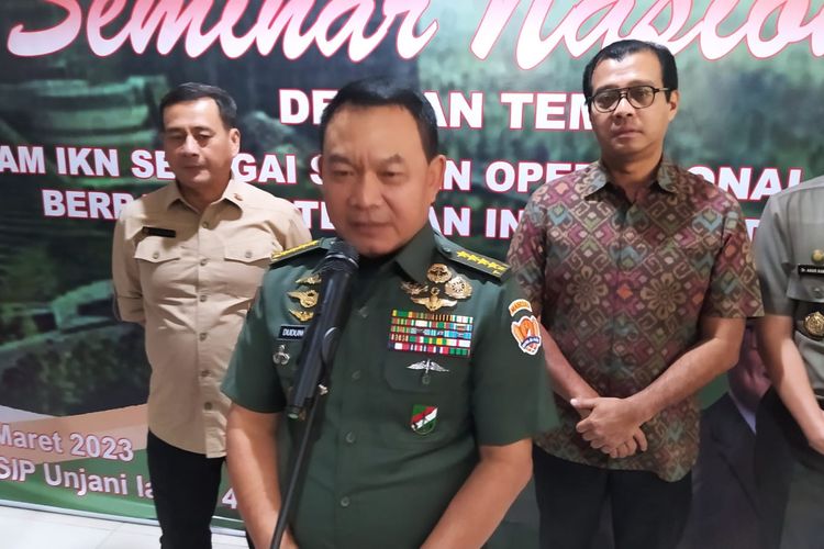 Kepala Staf Angkatan Darat (Kasad) Jenderal TNI Dudung Abdurachman saat ditemui di UNJANI, Kota Cimahi, Kamis (2/3/2023).