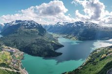 Tangga Melayang di Norwegia Tawarkan Sensasi Menegangkan