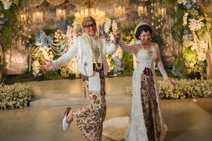 5 Gaya Akad Nikah Andre Taulany dan Amanda Rigby, Kenakan Busana Tradisional Jawa