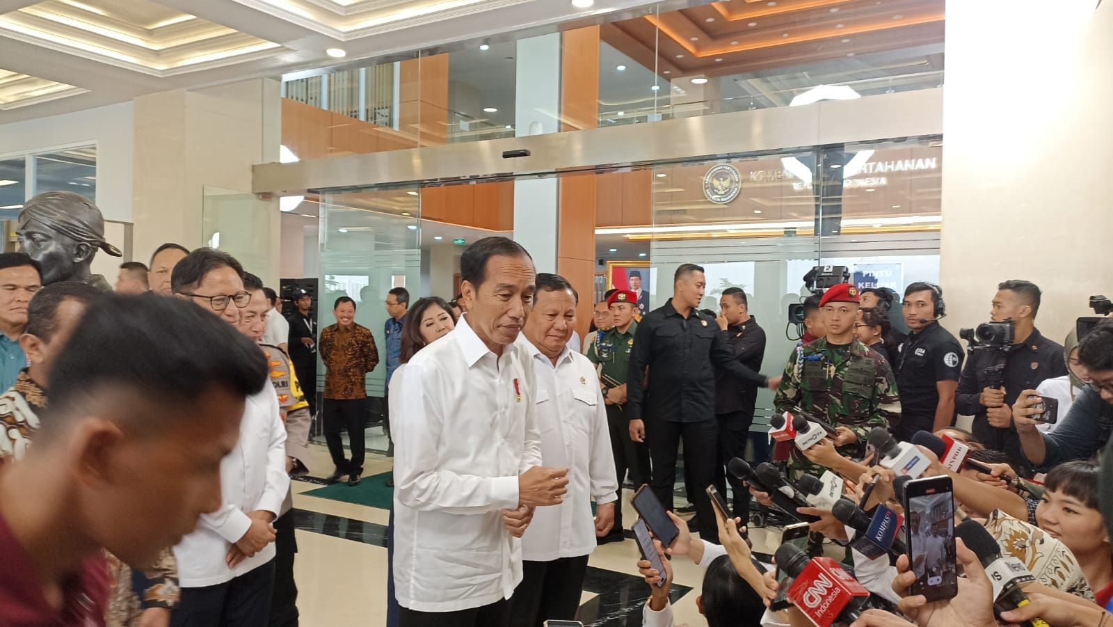 PDI-P Siap Jadi Oposisi Prabowo-Gibran, Jokowi: Ya Tanyakan Saja ke Beliau-beliau