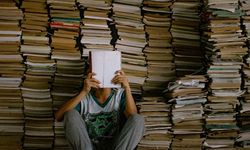 Hari Buku, Tantangan Literasi, dan Rumah Baca