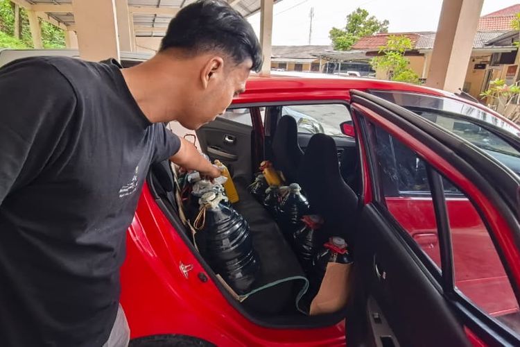 Timbun Ratusan Liter Pertalite, Pria di Sukabumi Ditangkap